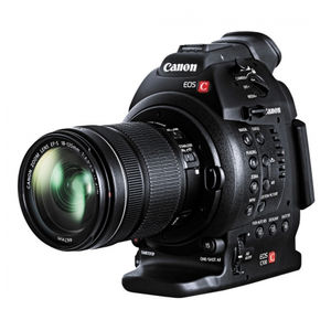 Camera Video Profesionala Canon EOS C100 DAF Dual Pixel CMOS AF Cinema Black Kit 18-135mm STM