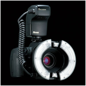 Blitz macro Nissin MF18 Ring Flash pentru Canon