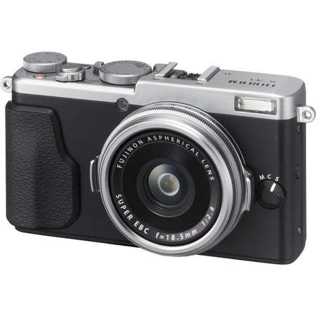 Aparat foto Fujifilm X70  argintiu