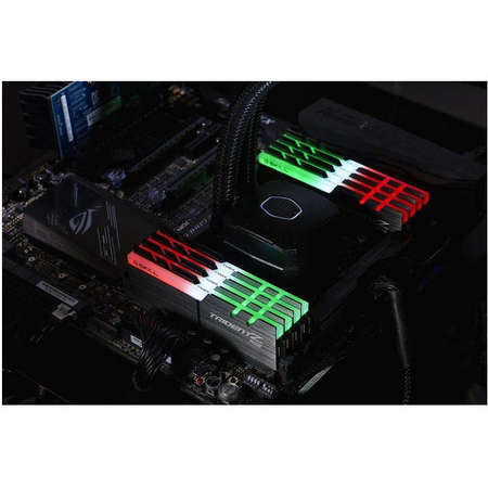 Memorie G.SKILL Trident Z RGB 64GB (4x16GB) DDR4 3200MHz CL16 Quad Channel Kit