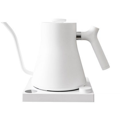 Fierbator Stagg EKG  0,9L 1200W Alb
