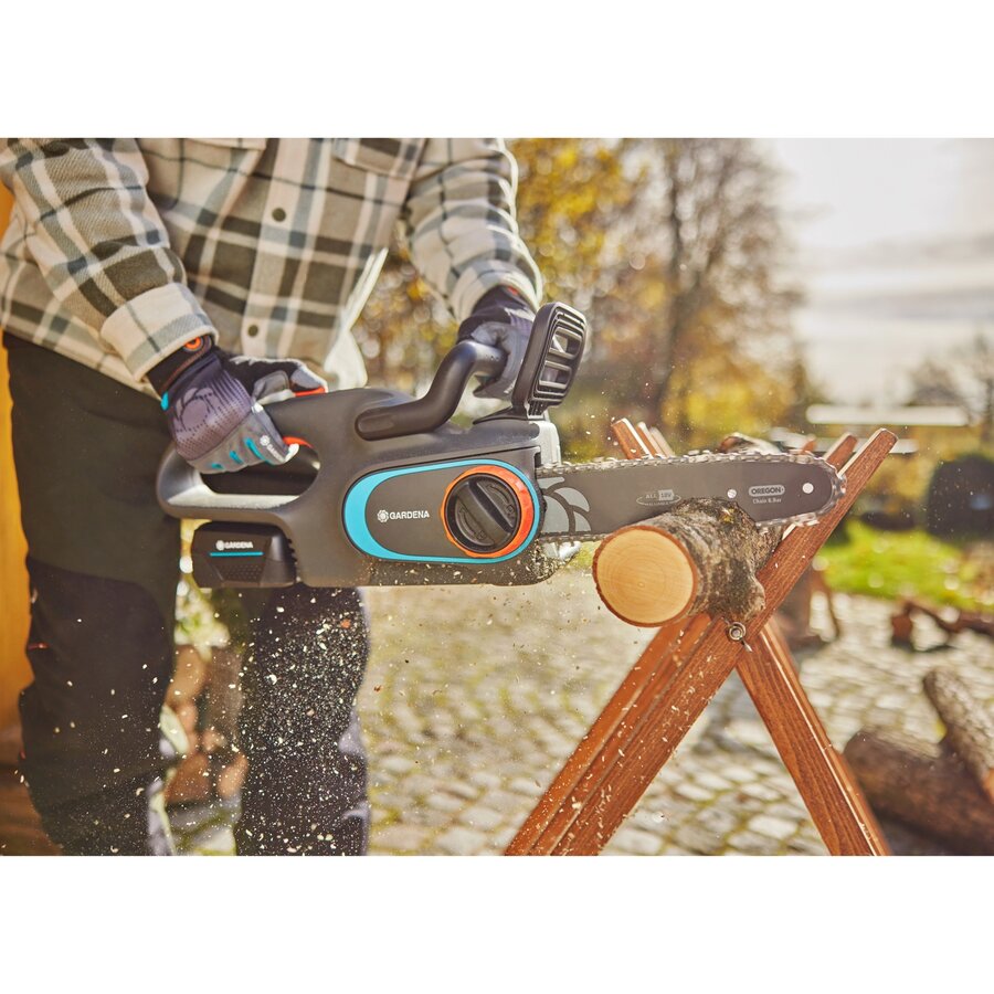 Fierastrau Electric cu Lanț Gardena PowerSaw 250/18V P4A Lama 250MM Acumulator Li-Ion P4A 2.5Ah și Incarcator Incluse Gri/Negru — imaginea 5