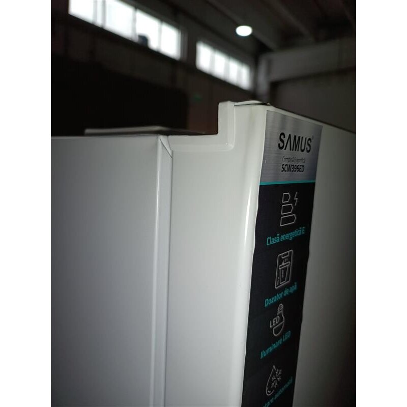 Combina Frigorifica Resigilat SCW396ED 313L Dozator Apa Lumina LED Clasa E Alb