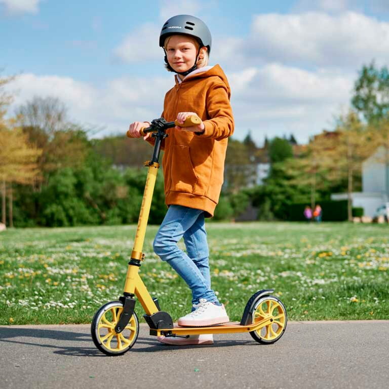 Jucarie Scooter Up 200 yellow