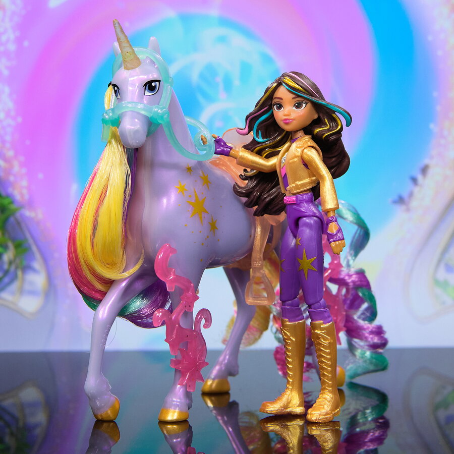 Spin Master Unicorn Academy - Sophia and Unicorn Wildstar, action figure with real mane and tail and brush