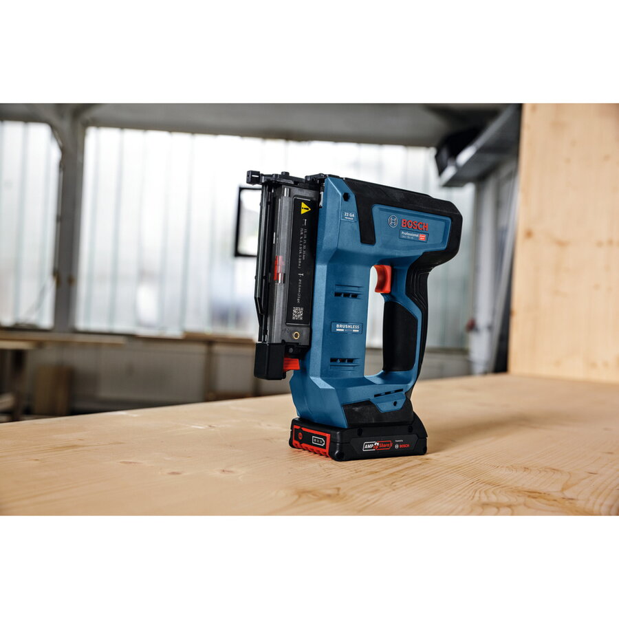 Bosch Professional GNH 18V-35 Professional cordless wood nailer (tool only), 18 volts, blue/black, without battery and charger, in L-BOXX