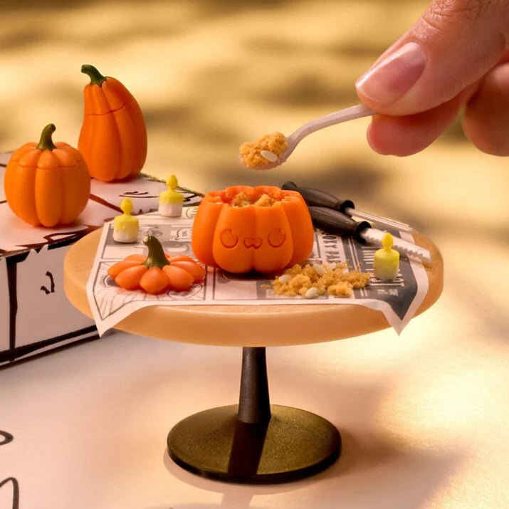 Jucarie miniverse Make It Mini Mini Obiecte De Colectie Beetlejuice De Halloween 2025
