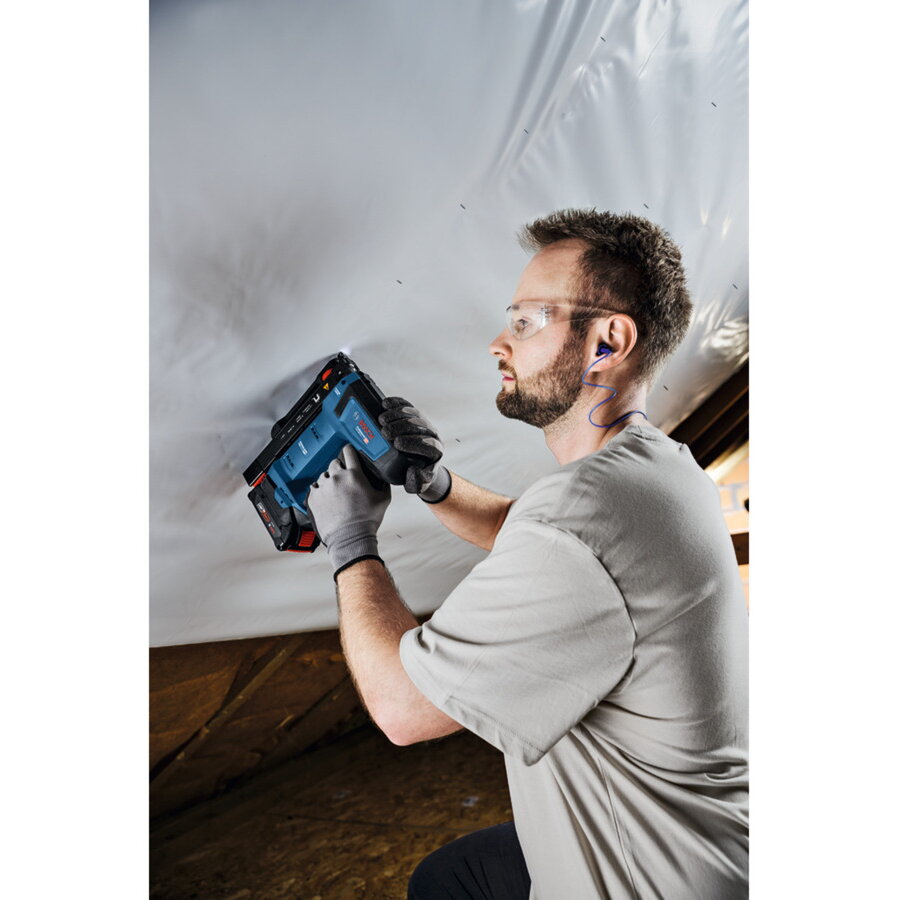 Bosch Powertools cordless wood stapler GTH 18V-14 Professional solo, 18Volt (blue/black, without battery and charger, in L-BOXX)